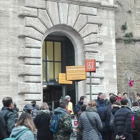 Da Adriana Al Vaticano Nyaraló Róma